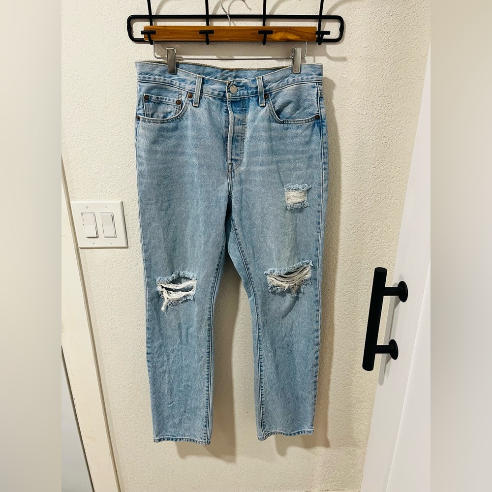 Levis 501 Distressed Light blue straight leg Jeans